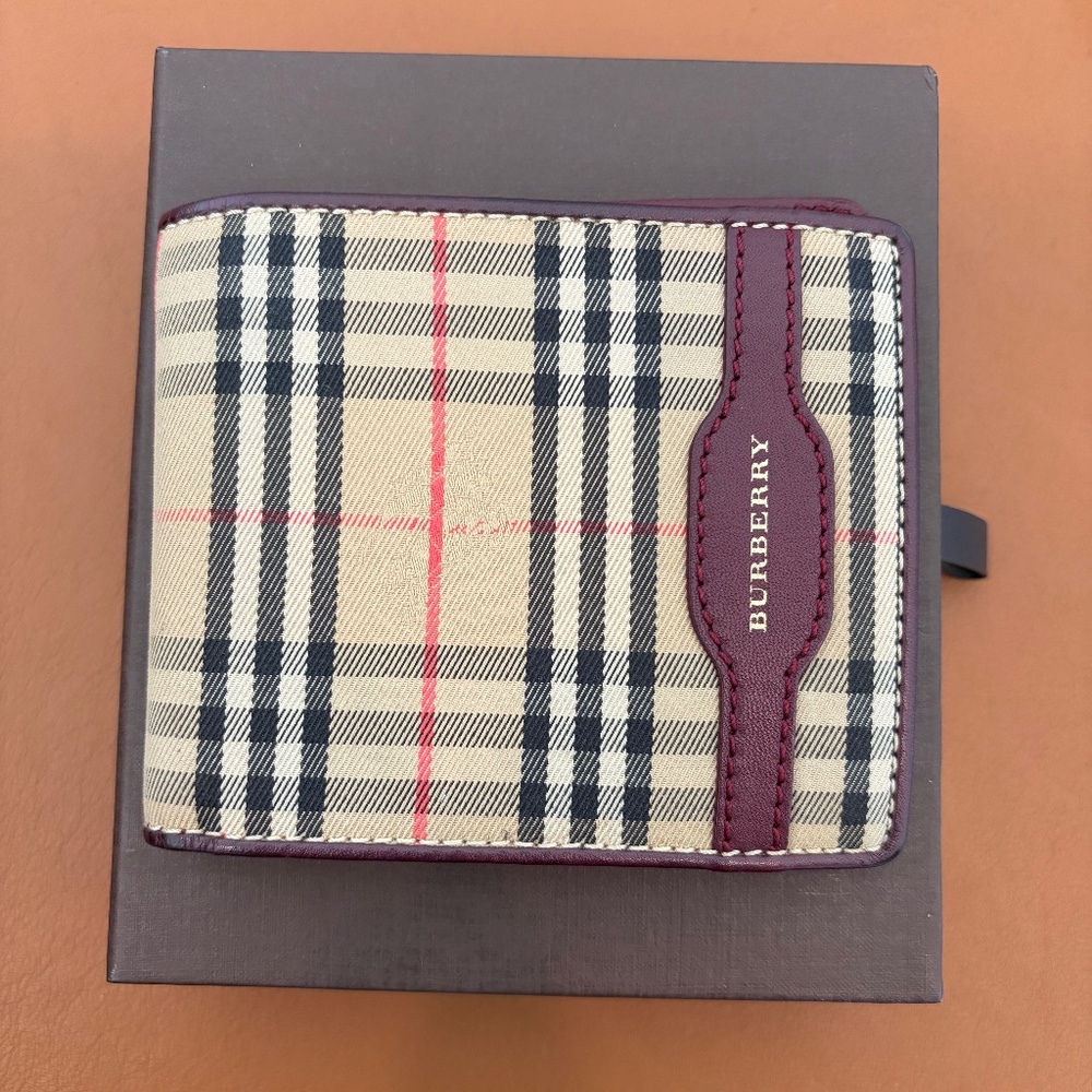 Burberry Men’s Bifold Wallet – Maroon Leather & Iconic Check